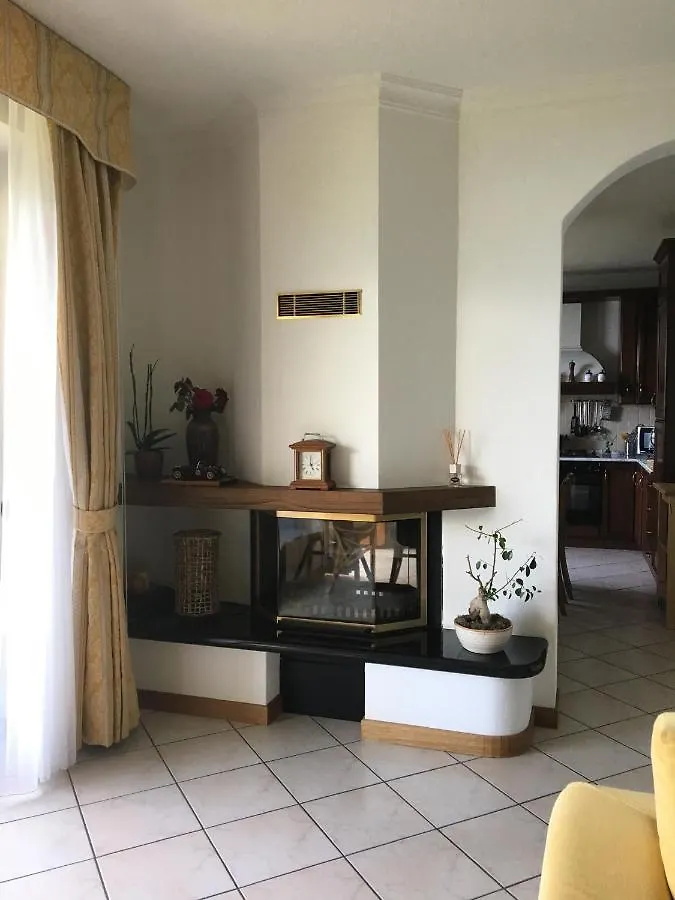 Apartment Angolo Di Lago Gravedona Italy